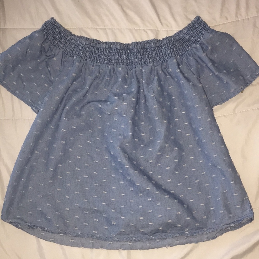 Off the shoulders shirt